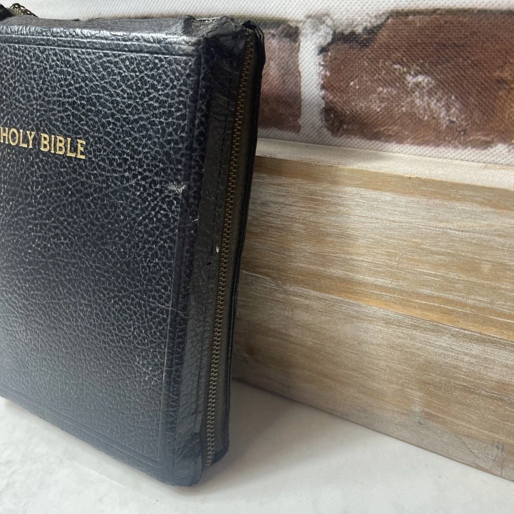 Vintage Holy Bible KJV Zipper Black